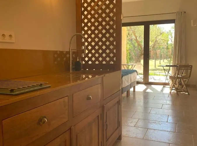 Alatrium アパート アルジエ